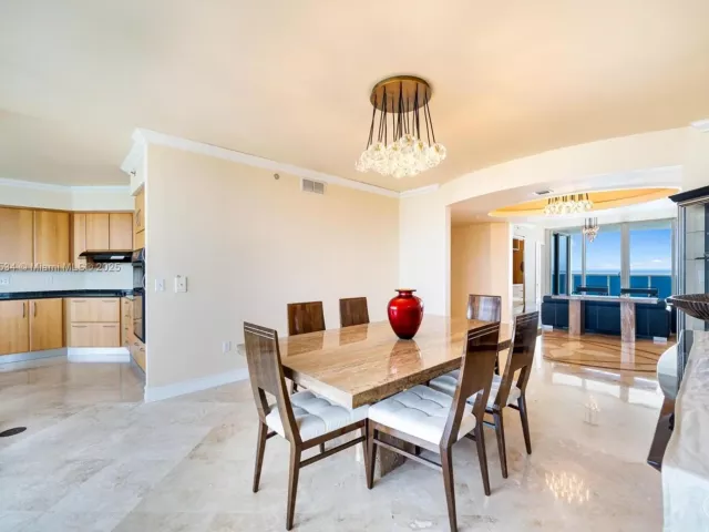 3-bedroom condo for rent in Sunny Isles Beach - 19111 Collins Ave 704 - MondialRealty