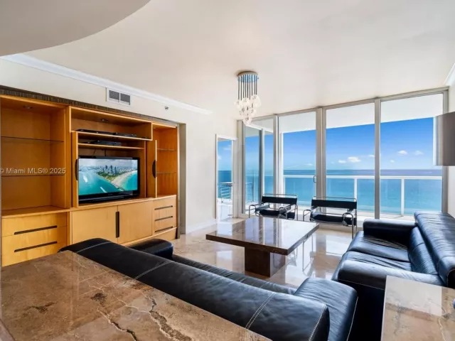 3-bedroom condo for rent in Sunny Isles Beach - 19111 Collins Ave 704 - MondialRealty