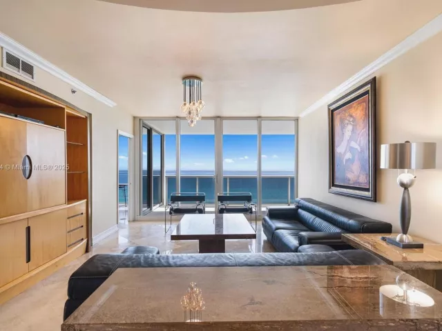 3-bedroom condo for rent in Sunny Isles Beach - 19111 Collins Ave 704 - MondialRealty