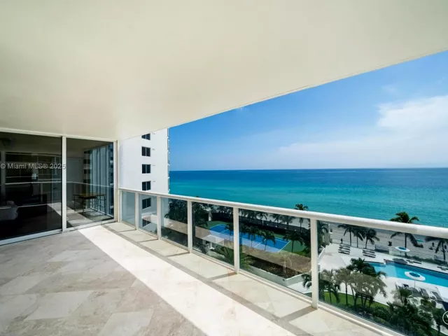 3-bedroom condo for rent in Sunny Isles Beach - 19111 Collins Ave 704 - MondialRealty