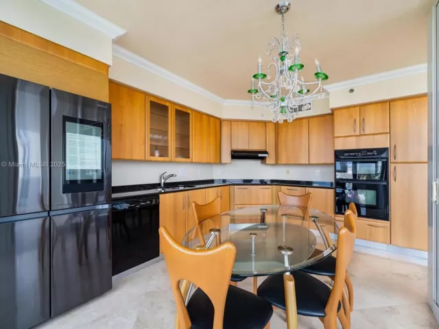 3-bedroom condo for rent in Sunny Isles Beach - 19111 Collins Ave 704 - MondialRealty