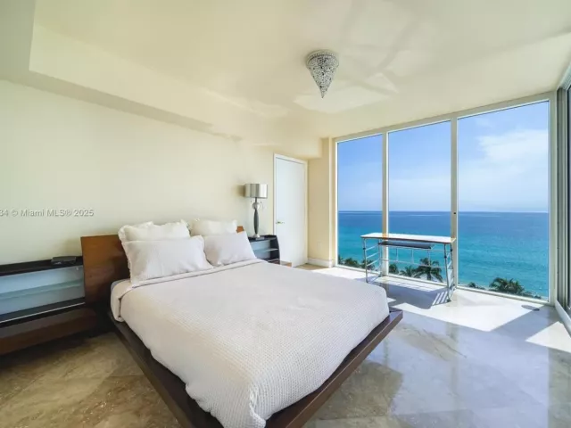 3-bedroom condo for rent in Sunny Isles Beach - 19111 Collins Ave 704 - MondialRealty