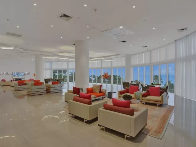 3-bedroom condo for rent in Sunny Isles Beach - 19111 Collins Ave 704 - MondialRealty
