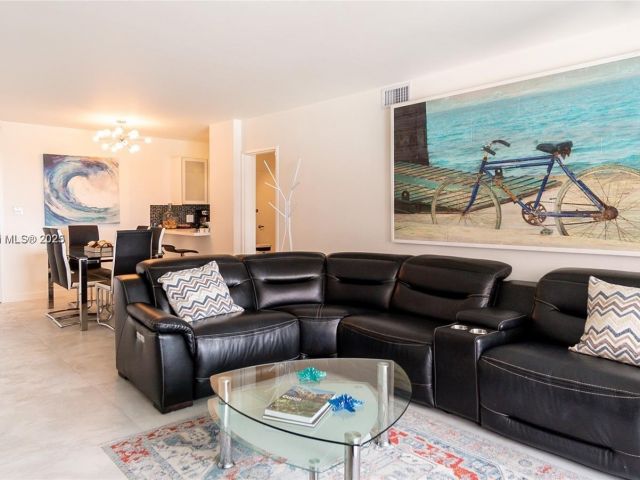 Apartment for rent  Unit #811 - photo 6479838