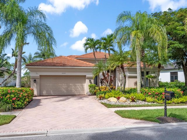 Home for sale at 9004 Lakes Boulevard - photo 6506948