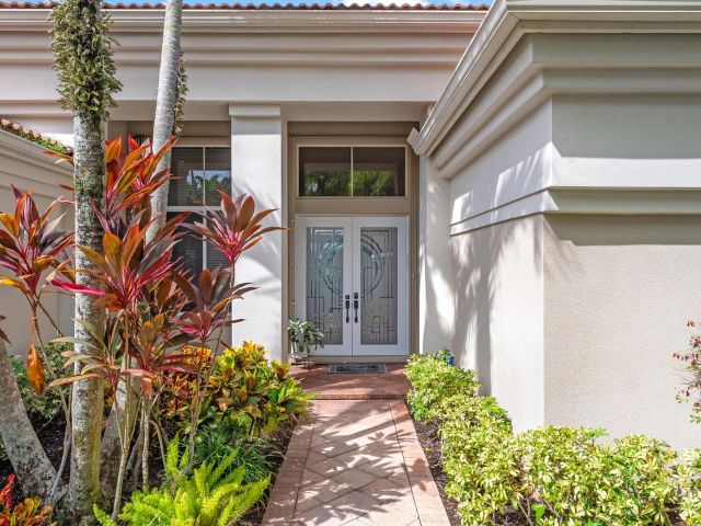 Home for sale at 9004 Lakes Boulevard - photo 6542849