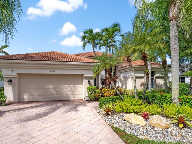 Home for sale at 9004 Lakes Boulevard - photo 6542850