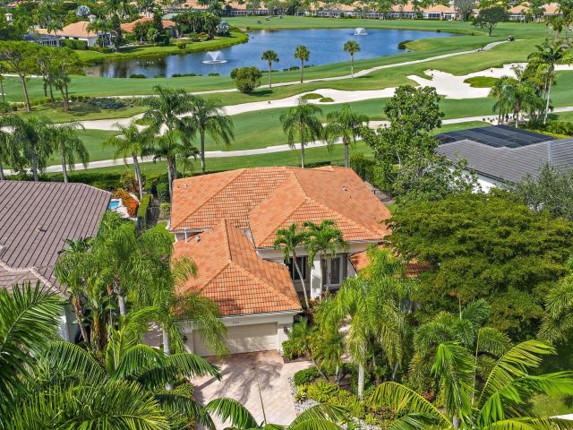 Home for sale at 9004 Lakes Boulevard - photo 6542851