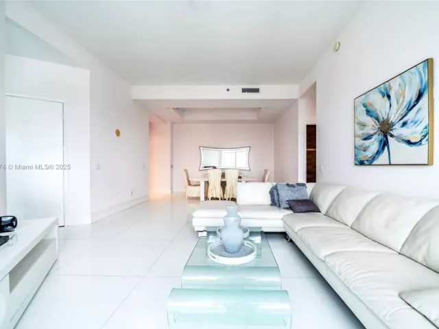 2-bedroom condo for sale in Sunny Isles Beach - 16001 Collins Ave 4305 - MondialRealty