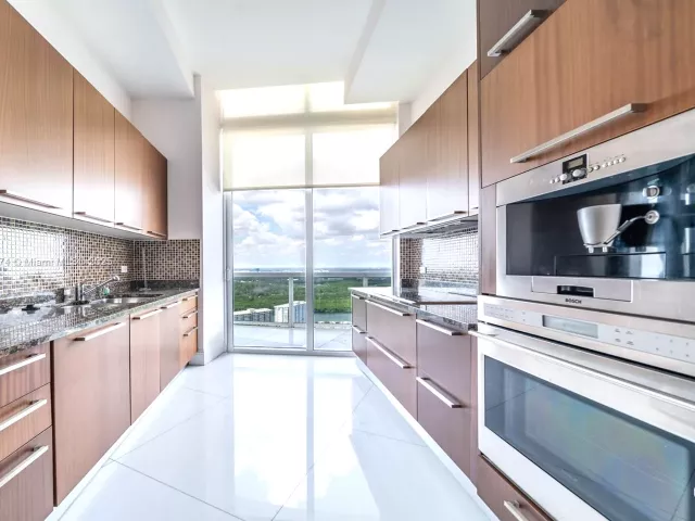 2-bedroom condo for sale in Sunny Isles Beach - 16001 Collins Ave 4305 - MondialRealty