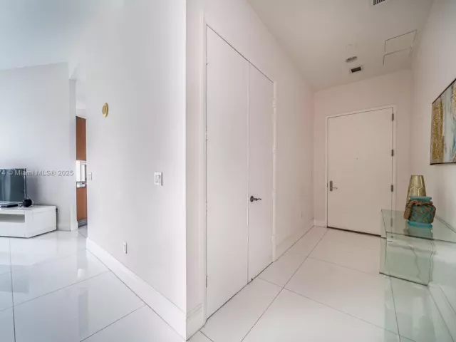 2-bedroom condo for sale in Sunny Isles Beach - 16001 Collins Ave 4305 - MondialRealty