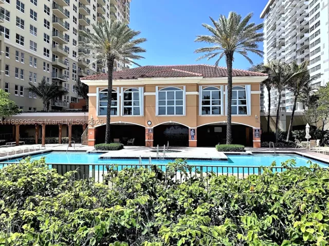 2-bedroom condo for rent in Hallandale Beach - 2080 S OCEAN DRIVE PH3 - MondialRealty