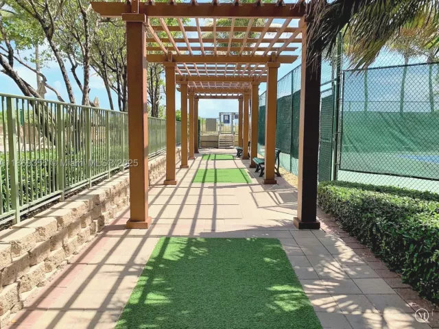 2-bedroom condo for rent in Hallandale Beach - 2080 S OCEAN DRIVE PH3 - MondialRealty
