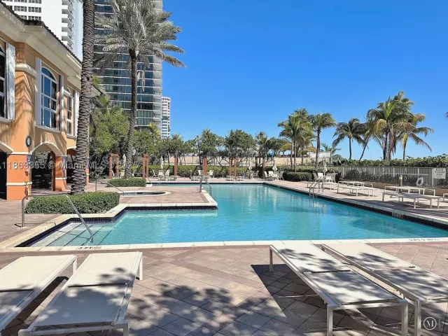 2-bedroom condo for rent in Hallandale Beach - 2080 S OCEAN DRIVE PH3 - MondialRealty