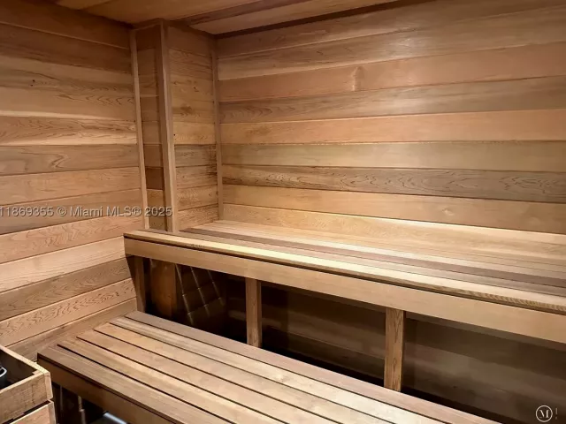 2-bedroom condo for rent in Hallandale Beach - 2080 S OCEAN DRIVE PH3 - MondialRealty