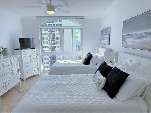 Apartment for rent  Unit #PH3 - photo 6490871