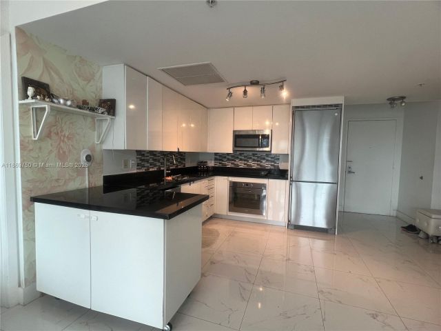 Apartment for sale  Unit #3803 - photo 6999180