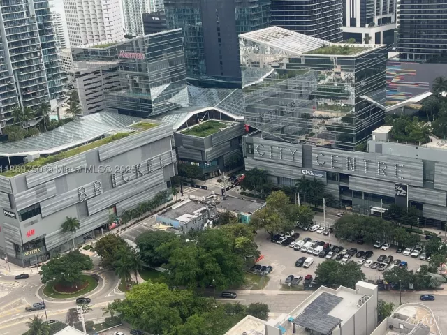 3-bedroom condo for sale in Miami - 92 SW 3rd St 3803 - MondialRealty