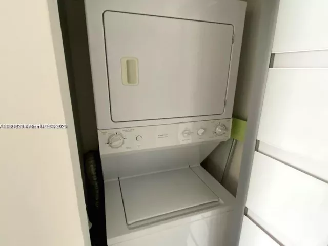 1-bedroom condo for rent in Miami Beach - 6365 Collins Ave(AVAIL 04/05/2026) 3010 - MondialRealty