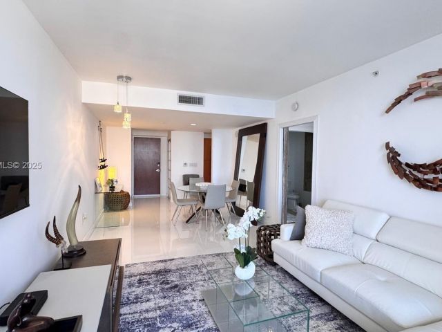 Apartment for rent  Unit #3010 - photo 7292770