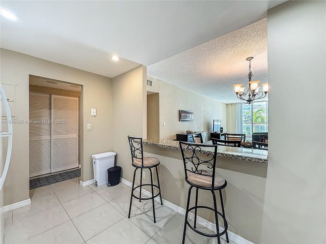 1-bedroom condo for sale in Sunny Isles Beach - 19380 Collins Ave 308 - MondialRealty
