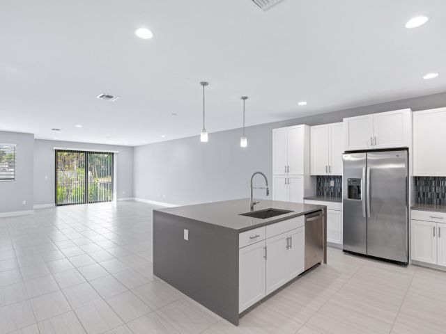 Home for rent at 3748 N Lambert Avenue N - photo 6506900