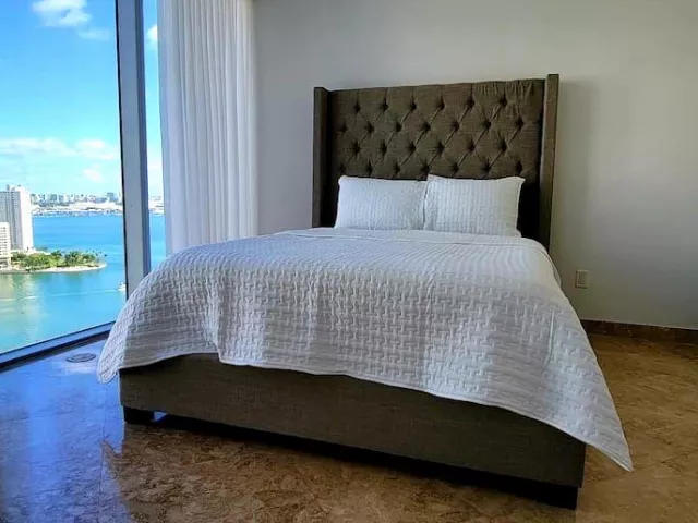 2-bedroom condo for sale in Miami - 1300 Brickell Bay Dr 3007 - MondialRealty
