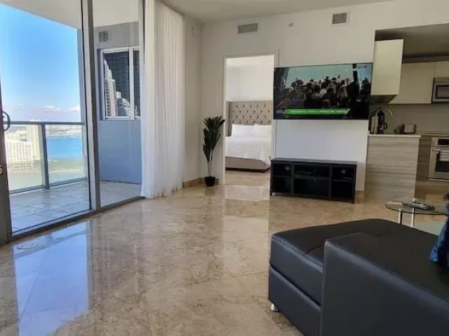 2-bedroom condo for sale in Miami - 1300 Brickell Bay Dr 3007 - MondialRealty