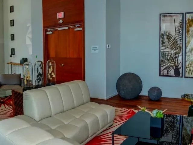 2-bedroom condo for sale in Miami - 1300 Brickell Bay Dr 3007 - MondialRealty