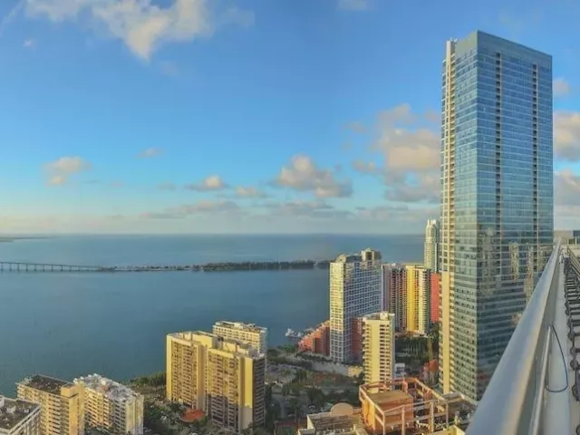 2-bedroom condo for sale in Miami - 1300 Brickell Bay Dr 3007 - MondialRealty