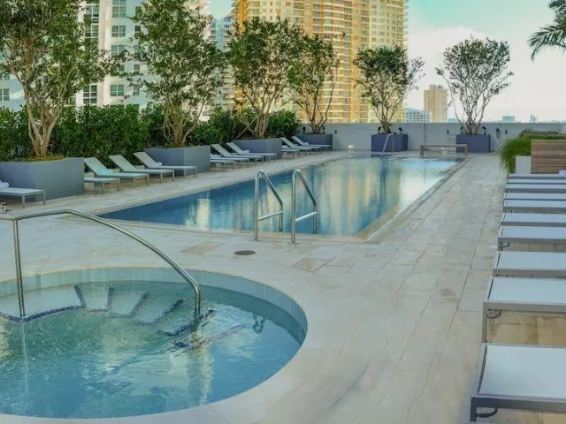 2-bedroom condo for sale in Miami - 1300 Brickell Bay Dr 3007 - MondialRealty