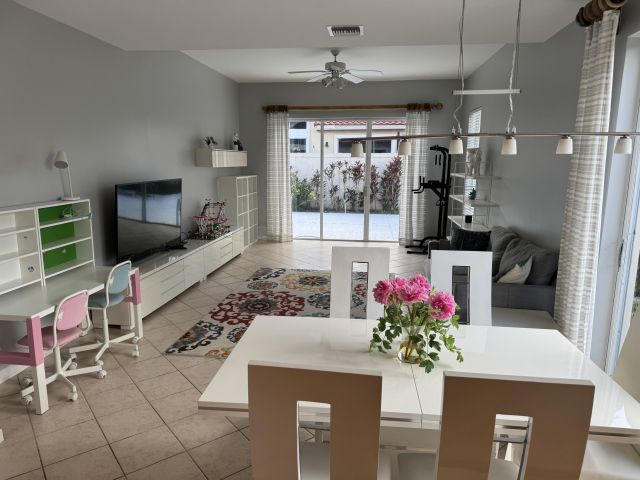 Home for rent at 20694 NW 27 Avenue - photo 6535518