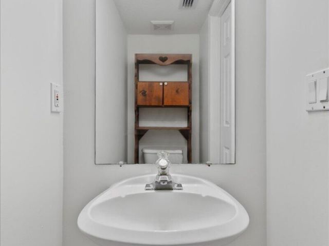 Home for sale at 5143 Elpine Way - photo 6483795