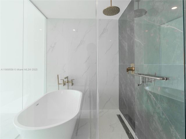 Apartment for sale  Unit #3606 - photo 6488239