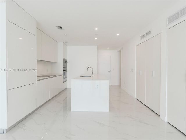 Apartment for sale  Unit #3606 - photo 6488243