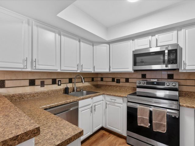 Home for rent at 4025 Village Drive C - photo 6618556