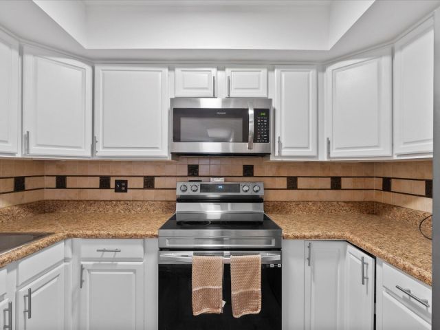 Home for rent at 4025 Village Drive C - photo 6618557