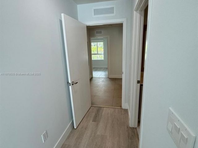 3-bedroom home for rent in Miami - 2555 NE 193rd St 2106 - MondialRealty