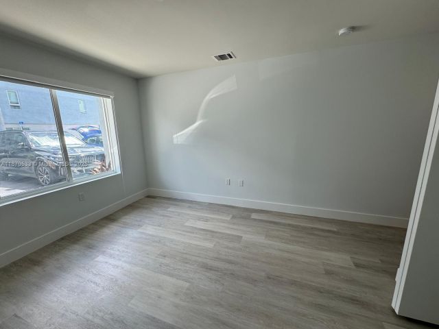 3-bedroom home for rent in Miami - 2555 NE 193rd St 2106 - MondialRealty