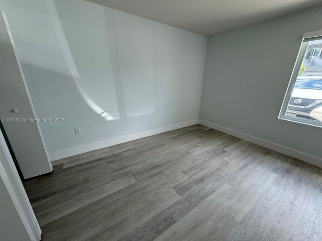 3-bedroom home for rent in Miami - 2555 NE 193rd St 2106 - MondialRealty