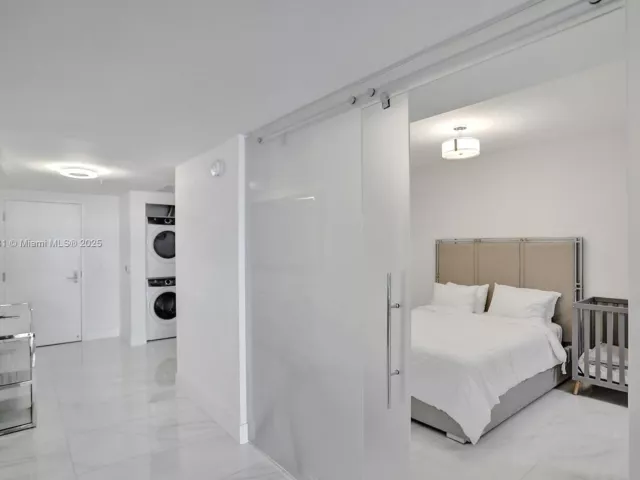 2-bedroom condo for sale in Sunny Isles Beach - 330 Sunny Isles Blvd 5-1204 - MondialRealty