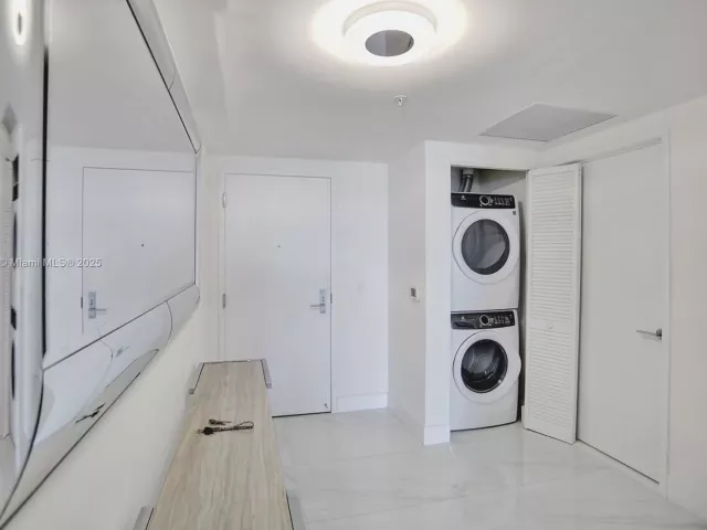 2-bedroom condo for sale in Sunny Isles Beach - 330 Sunny Isles Blvd 5-1204 - MondialRealty