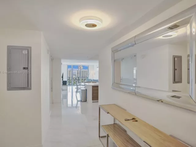 2-bedroom condo for sale in Sunny Isles Beach - 330 Sunny Isles Blvd 5-1204 - MondialRealty
