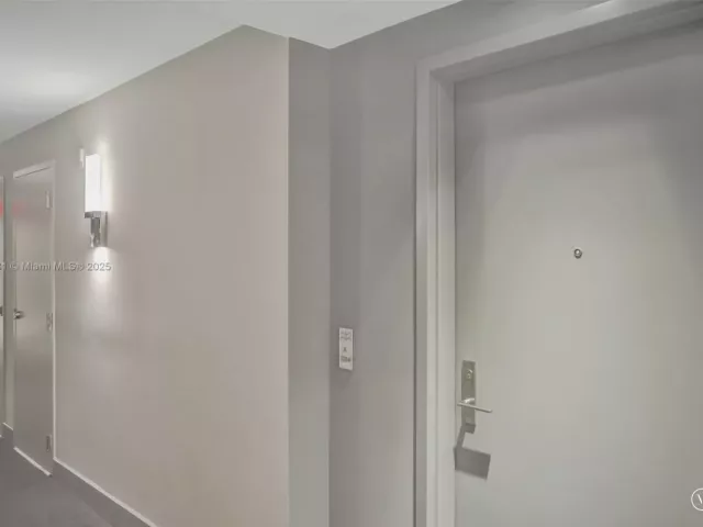 2-bedroom condo for sale in Sunny Isles Beach - 330 Sunny Isles Blvd 5-1204 - MondialRealty