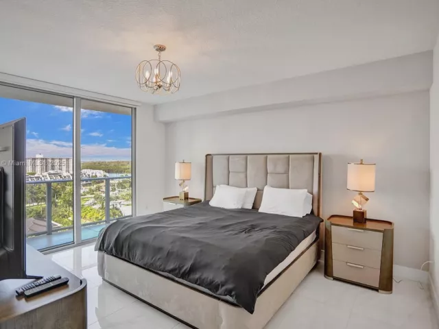 2-bedroom condo for sale in Sunny Isles Beach - 330 Sunny Isles Blvd 5-1204 - MondialRealty