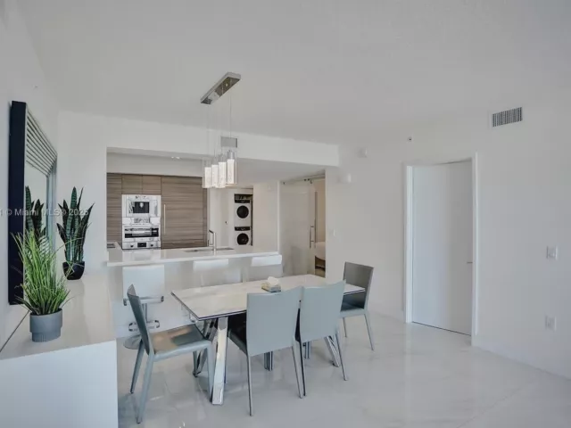 2-bedroom condo for sale in Sunny Isles Beach - 330 Sunny Isles Blvd 5-1204 - MondialRealty