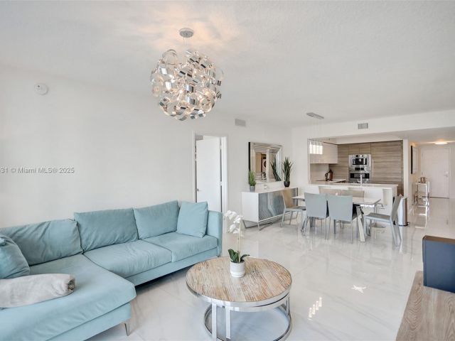 Apartment for sale  Unit #5-1204 - photo 6488281