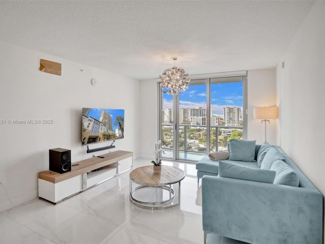 Apartment for sale  Unit #5-1204 - photo 6488283