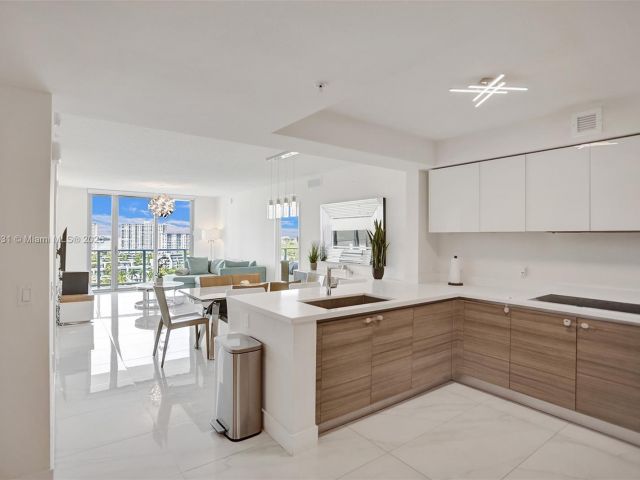 Apartment for sale  Unit #5-1204 - photo 6488288