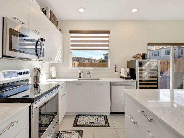 Home for rent at 12227 NW 23rd Path - photo 6506128